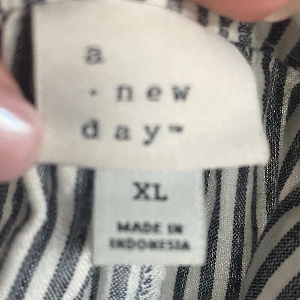 Linen Blouse with Tie and High-Low Hem Line, A New Day, Size XL, NWOT Lagenlook - Picture 5 of 6
